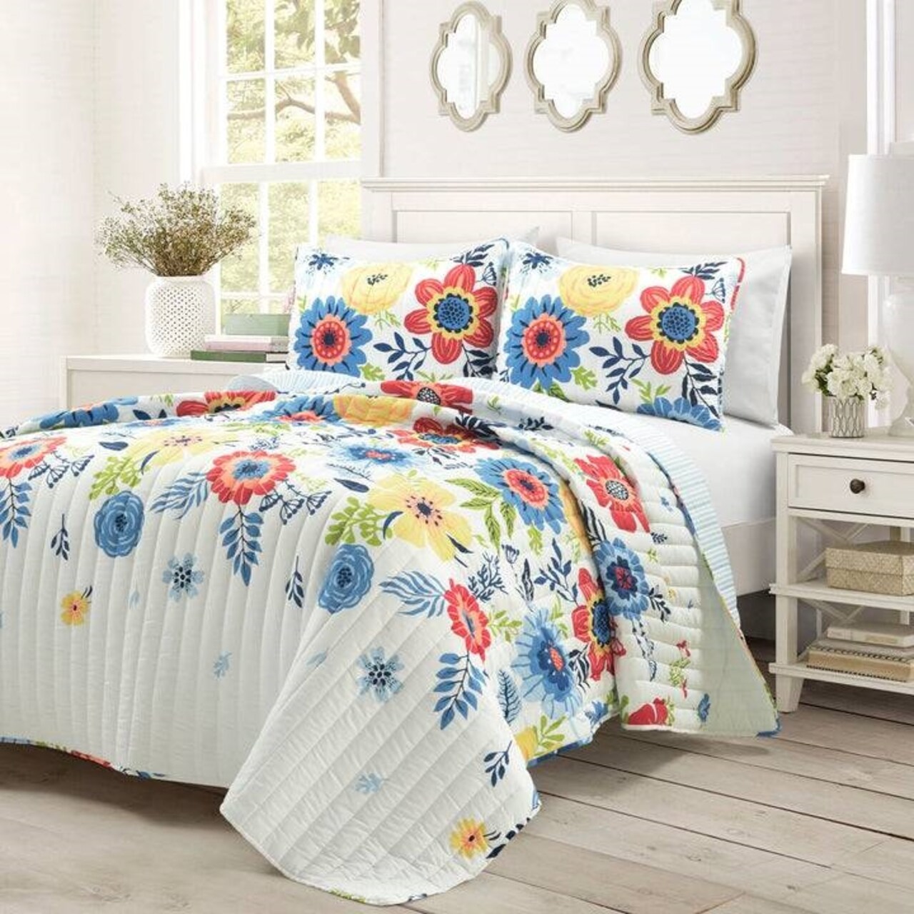 Multi-Color Lightweight Floral Quilt Set 3 Piece Reversible Polyester Bedding for Summer Hot Nights